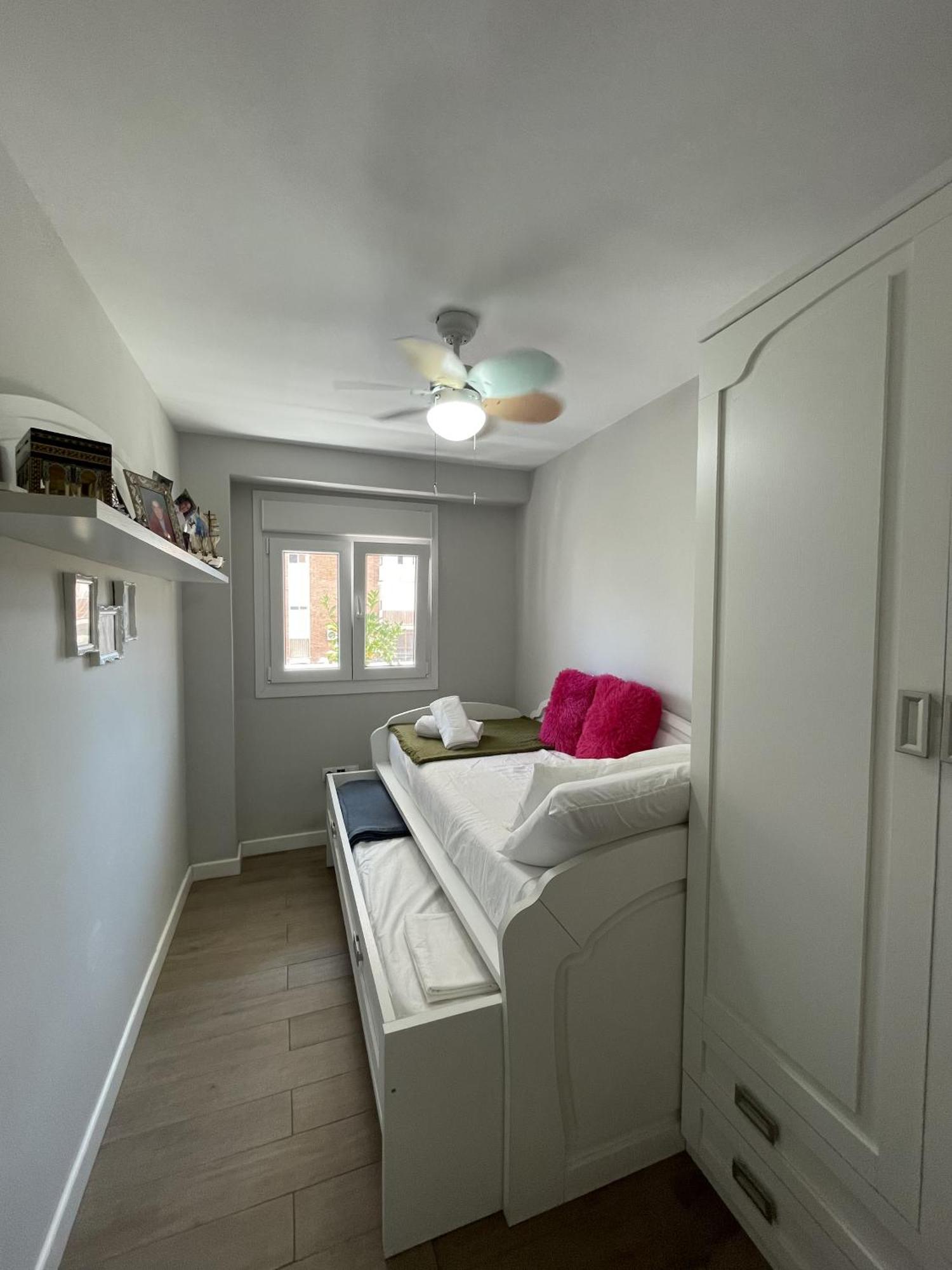 Cozy Room In Stylish Flat Just Steps From The Beach Cadiz Exterior photo