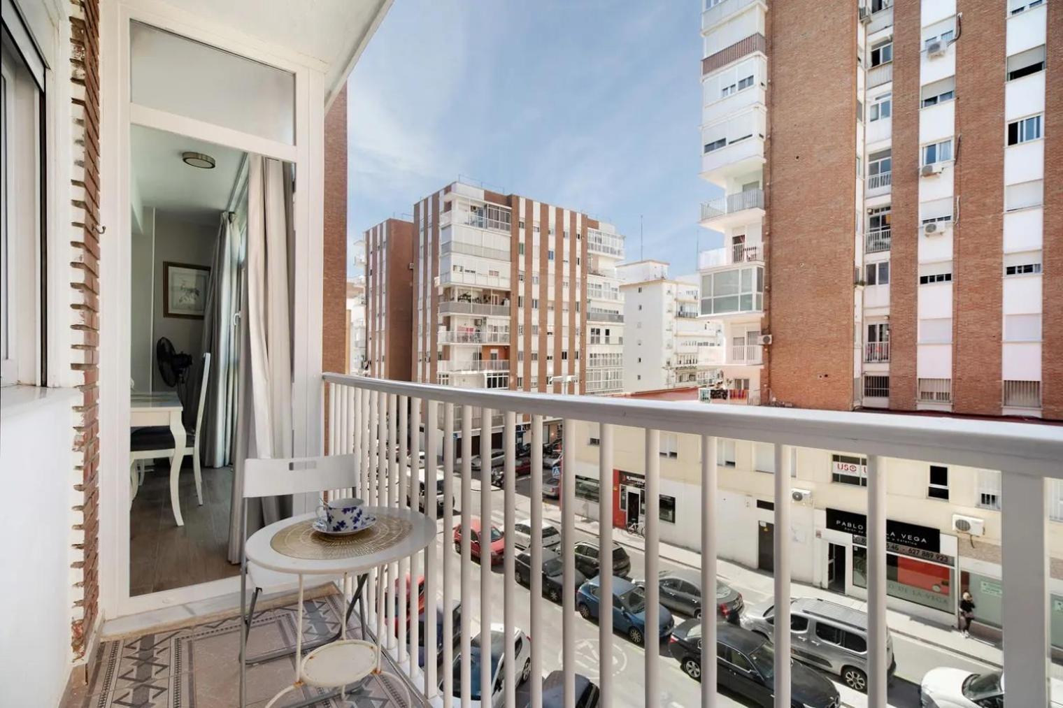 Cozy Room In Stylish Flat Just Steps From The Beach Cadiz Exterior photo