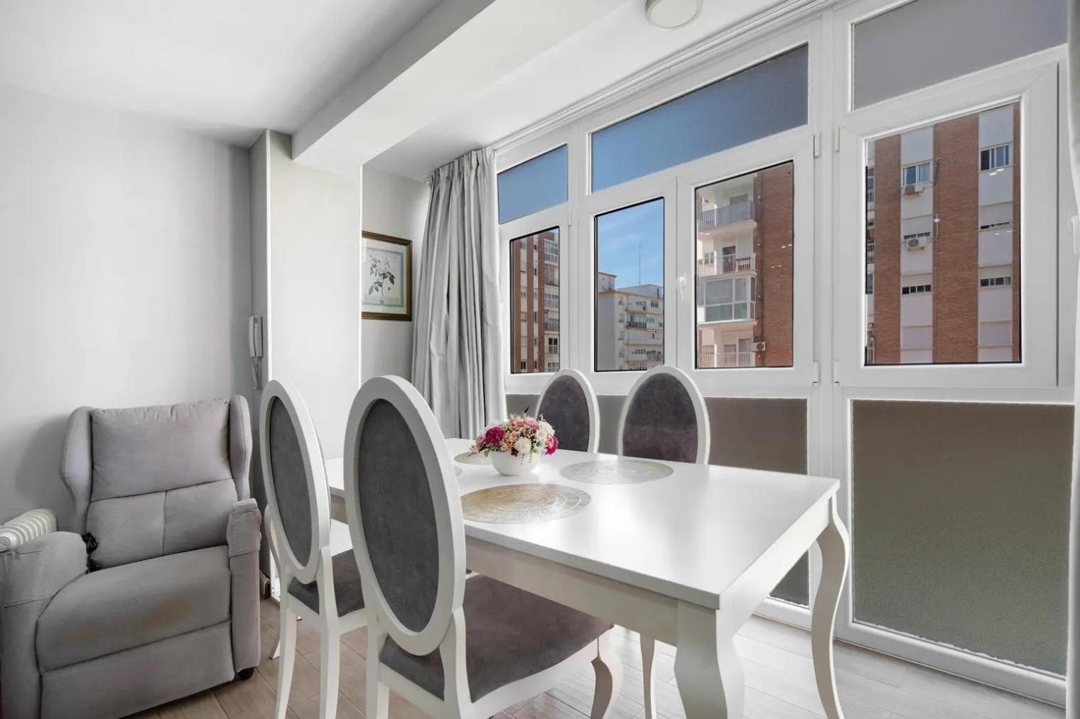 Cozy Room In Stylish Flat Just Steps From The Beach Cadiz Exterior photo